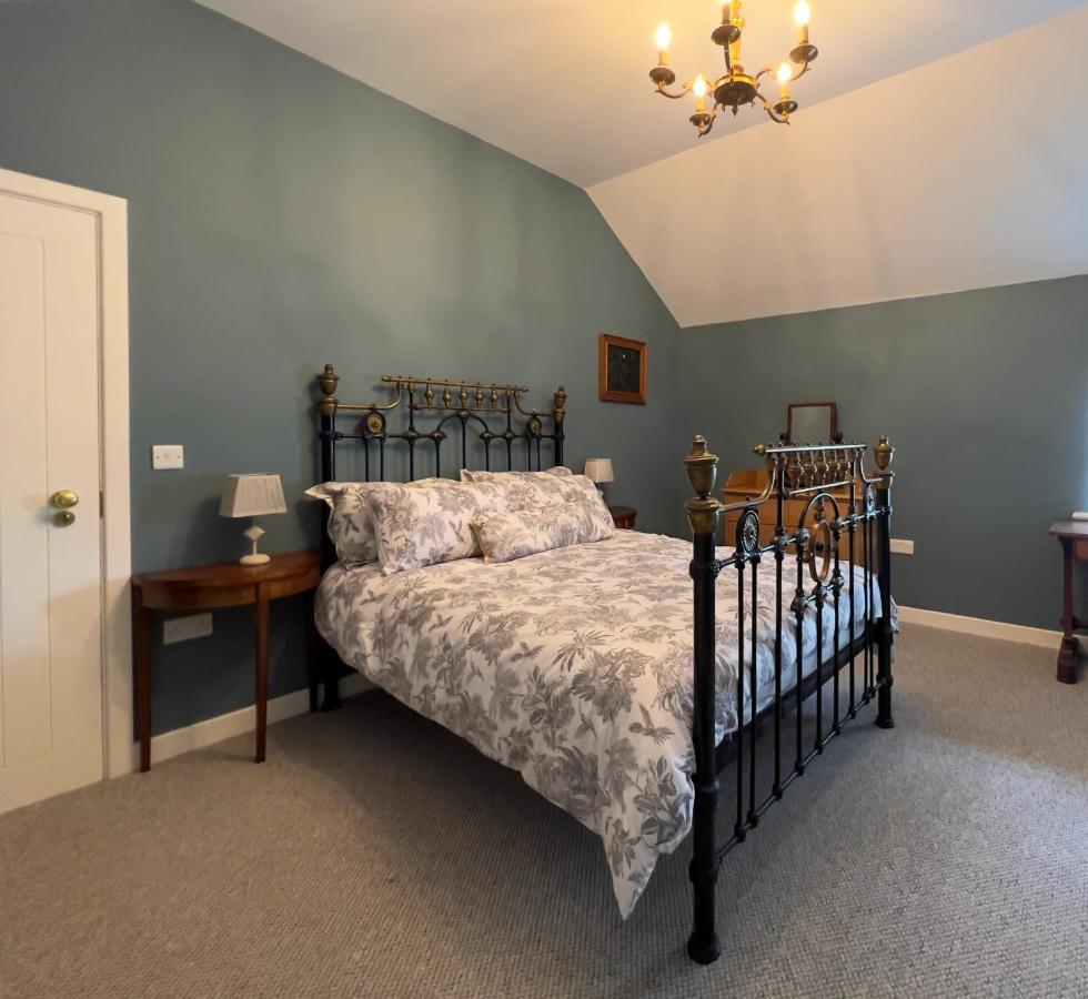Converted Victorian Coach House With Hot Tub Stewartstown Exterior photo