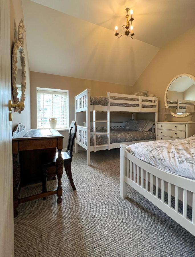 Converted Victorian Coach House With Hot Tub Stewartstown Exterior photo