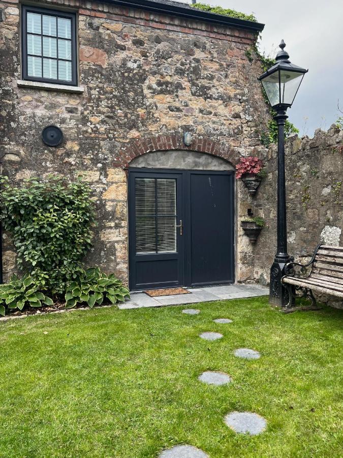 Converted Victorian Coach House With Hot Tub Stewartstown Exterior photo